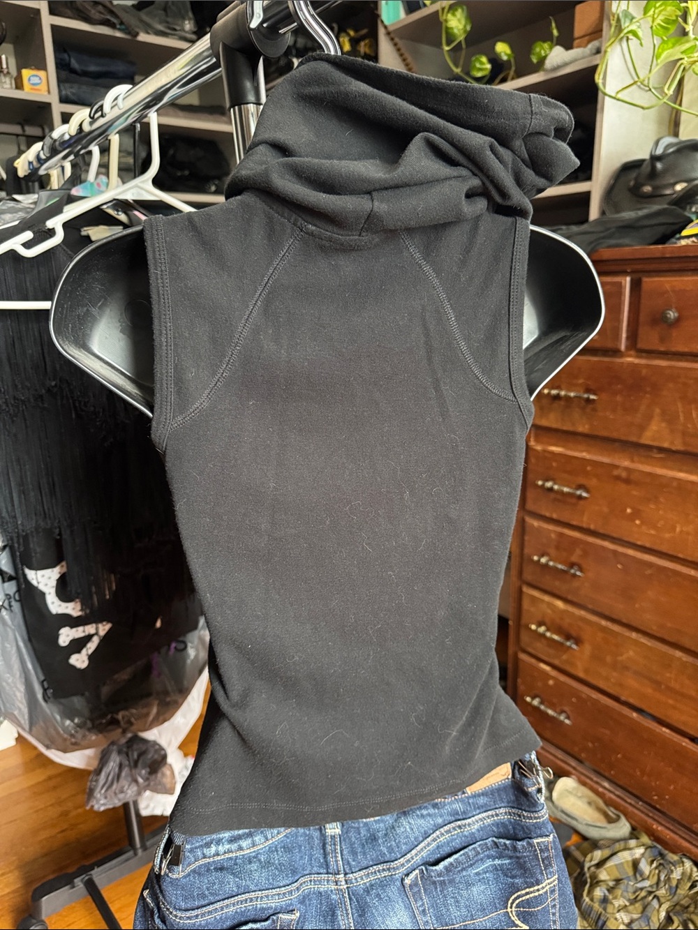 Sleeveless Black Zip Hoodie with Red Sacred Heart Graphic - Picture 5 of 9